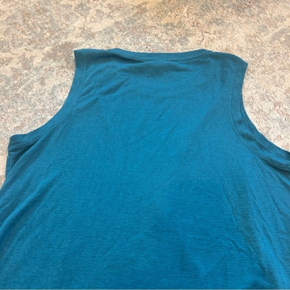 Athleta XL plus Blue teal Sleeveless tank PERFECT CONDITION athleisure - Picture 7 of 7